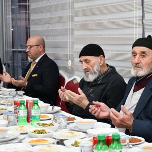 Ulu Çınarlarımızdan Anlamlı İftar Buluşması - fotoğraf 1