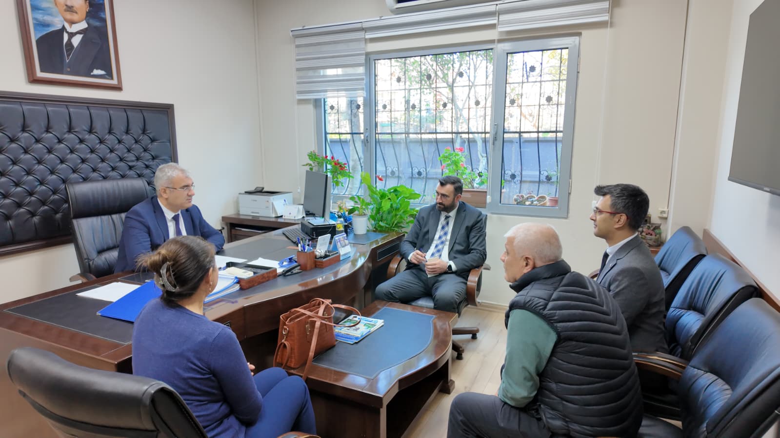 BARINMA YARDIMLARI DAİRE BAŞKANI YUNUS EMRE ALP SEYHAN HUZUREVİMİZİ ZİYARET ETTİ