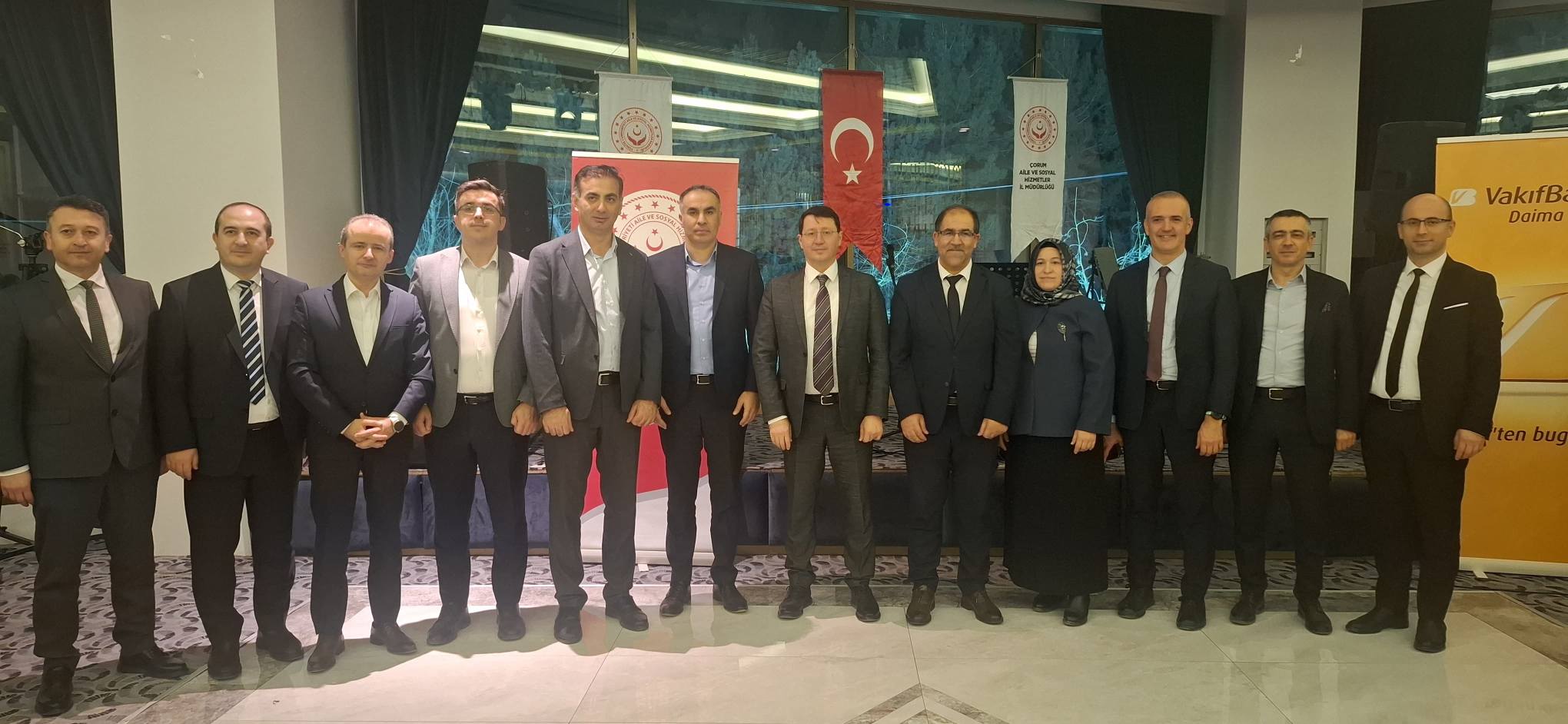  Vakıflar Bankası Çorum Bölge Müdürlüğünün katkılarıyla Altınkaya Arena’da iftar programı düzenlenmiştir
