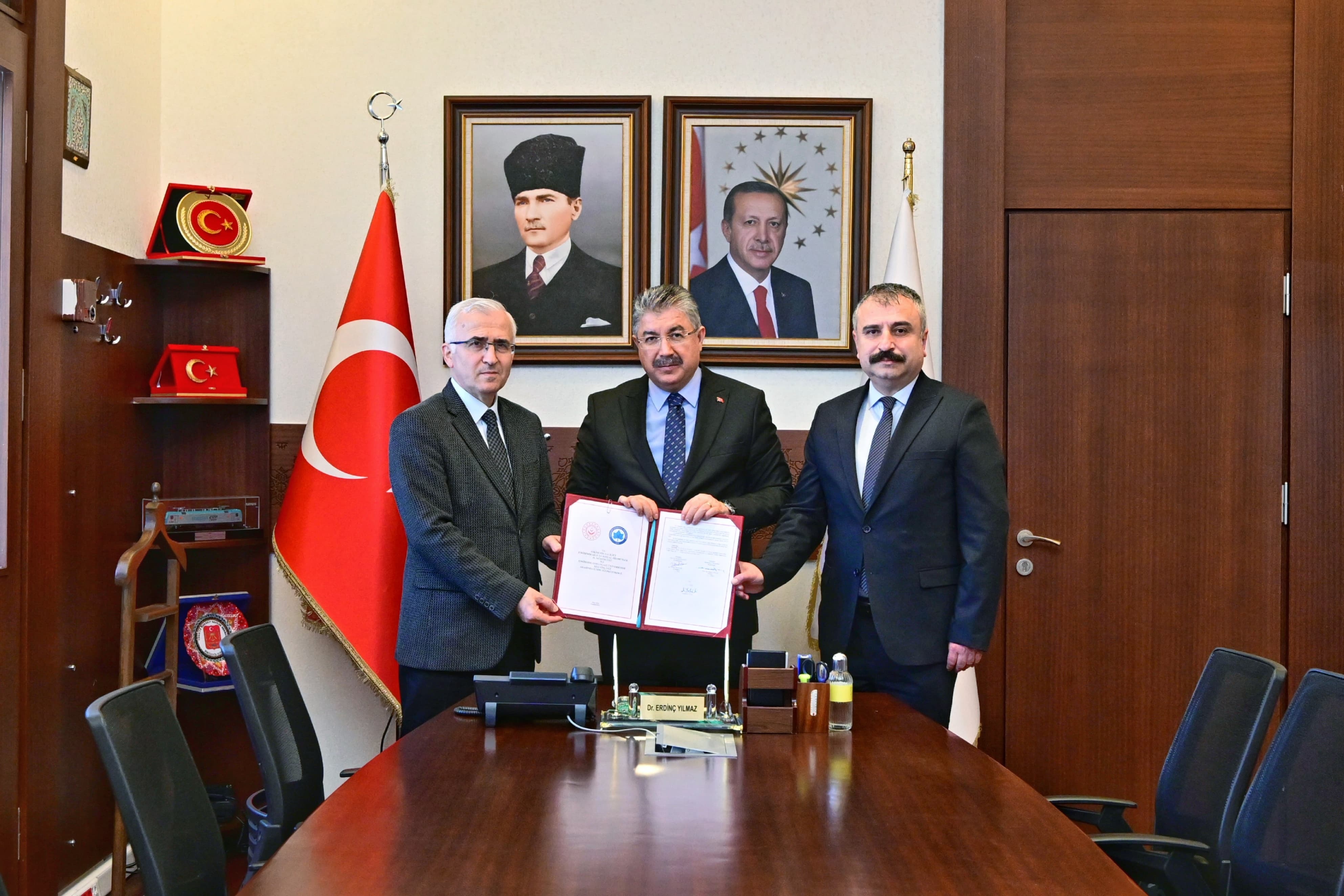 Eskişehir Osmangazi Üniversitesi ile Eskişehir Aile ve Sosyal Hizmetler İl Müdürlüğümüz Arasında İş Birliği Protokolü