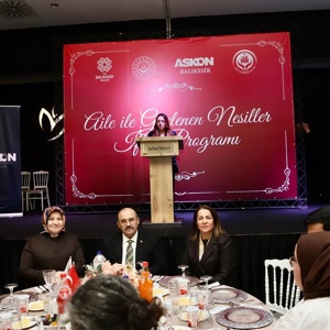 “Aileyle Güçlenen Nesiller” İftar Programı Geniş Katılımla Gerçekleşti - fotoğraf 11