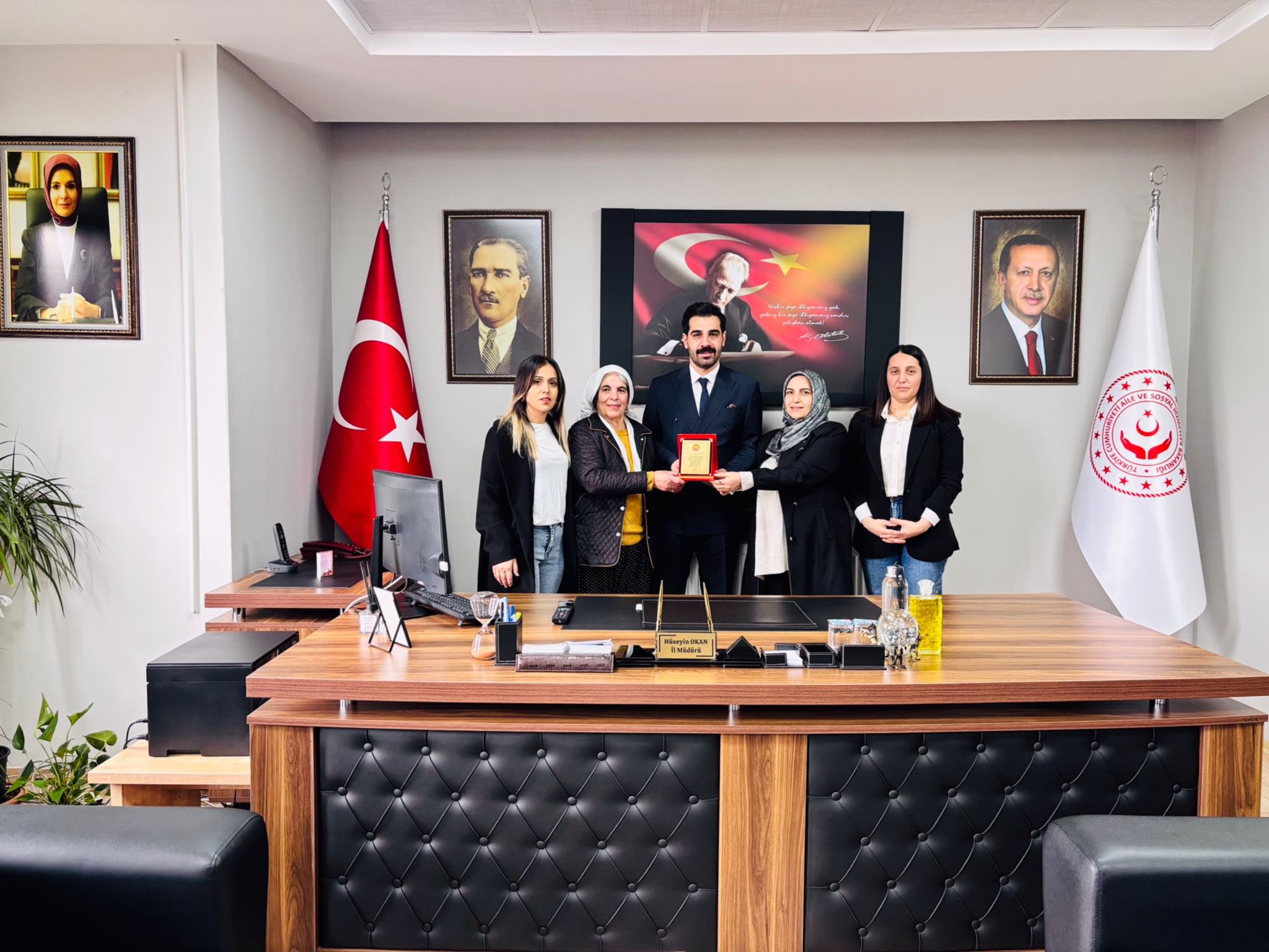 Özel gereksinimli bireylerimizin ve kıymetli ailelerinin her zaman yanındayız. 