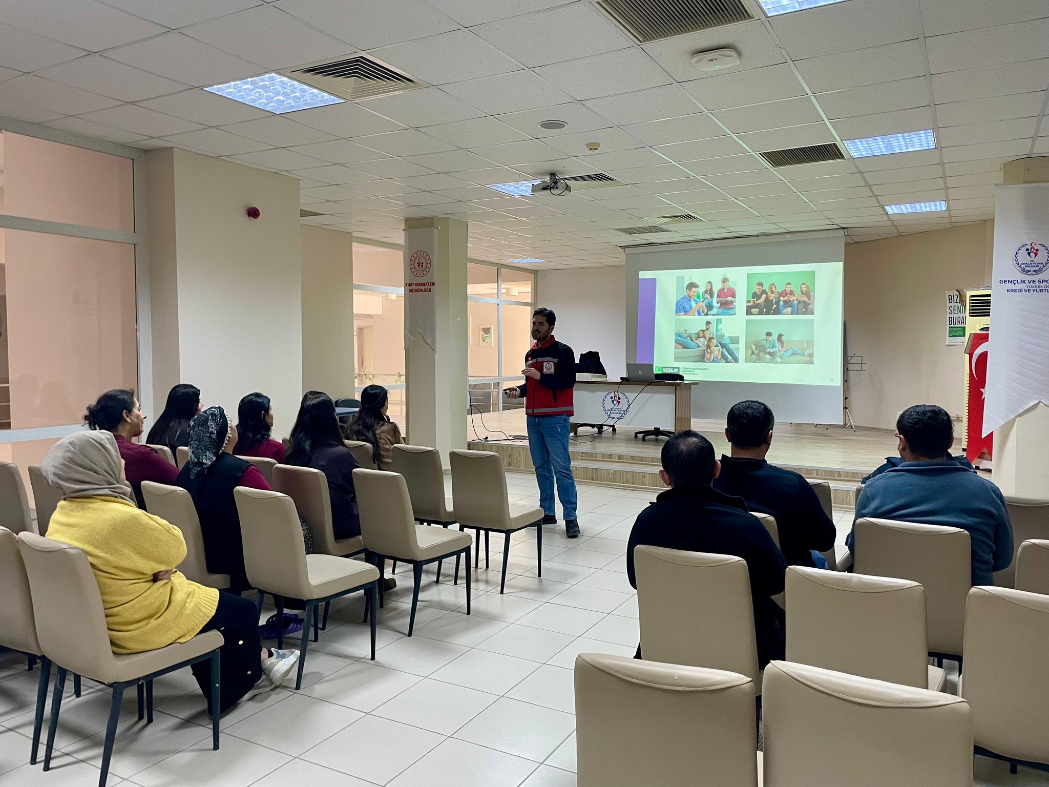 Batman Üniversitesi Kız Yurdu Müdürlüğü personellerine “Bilinçli Medya Kullanımı” eğitimi