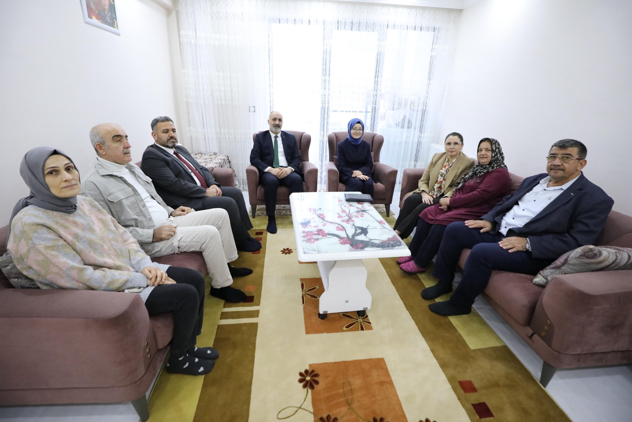 Şehit Piyade Onbaşı Birol Ergin’in Tuna Mahallesi’nde ikamet eden kıymetli ailesi ziyaret edildi.