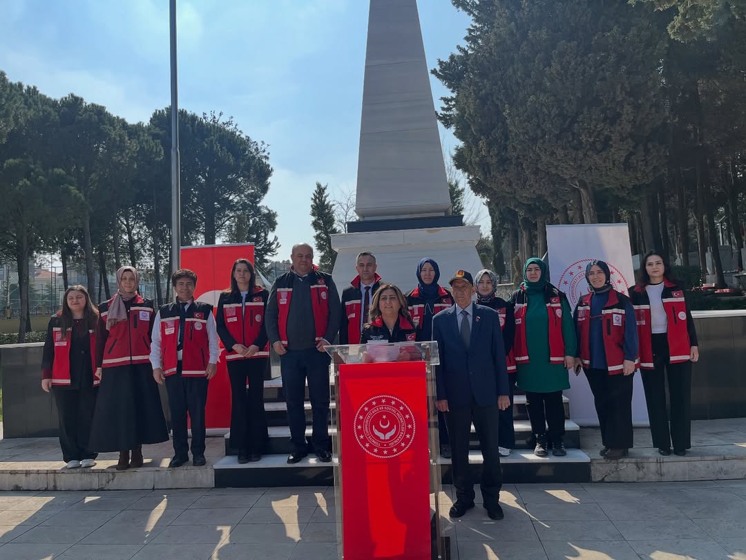 İl Müdürümüz Sayın Emine BÖÇKÜN, 81 İlde Eş Zamanlı Başlatılan Şehitlik Bakım ve Onarım Çalışmalarına İlişkin Basın Açıklamasında Bulundu