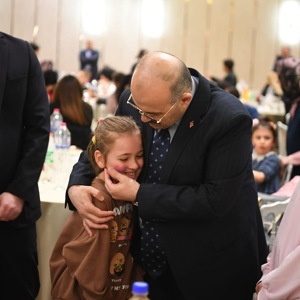 VakıfBank Ev Sahipliğinde Çocuklarımız İçin “Gönül Sofraları” İftar Programı Düzenlendi - fotoğraf 4