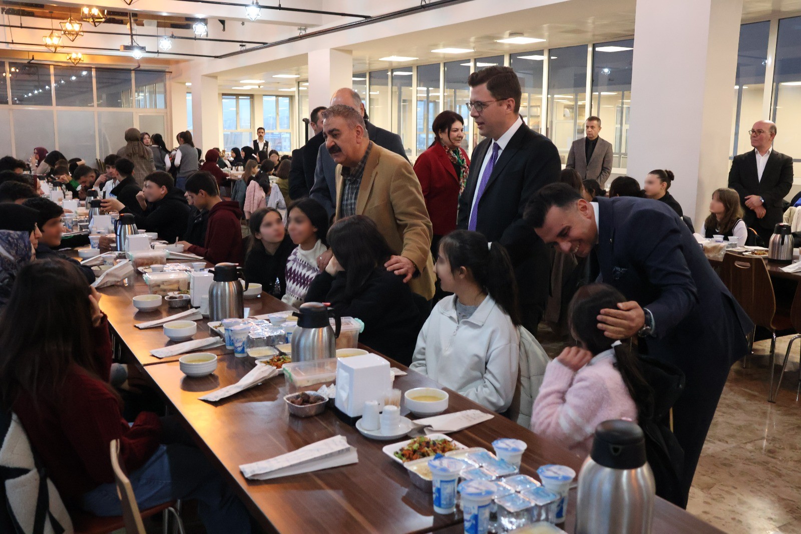 Dünya Yetimler Günü Vesilesiyle Düzenlenen İftar Programı