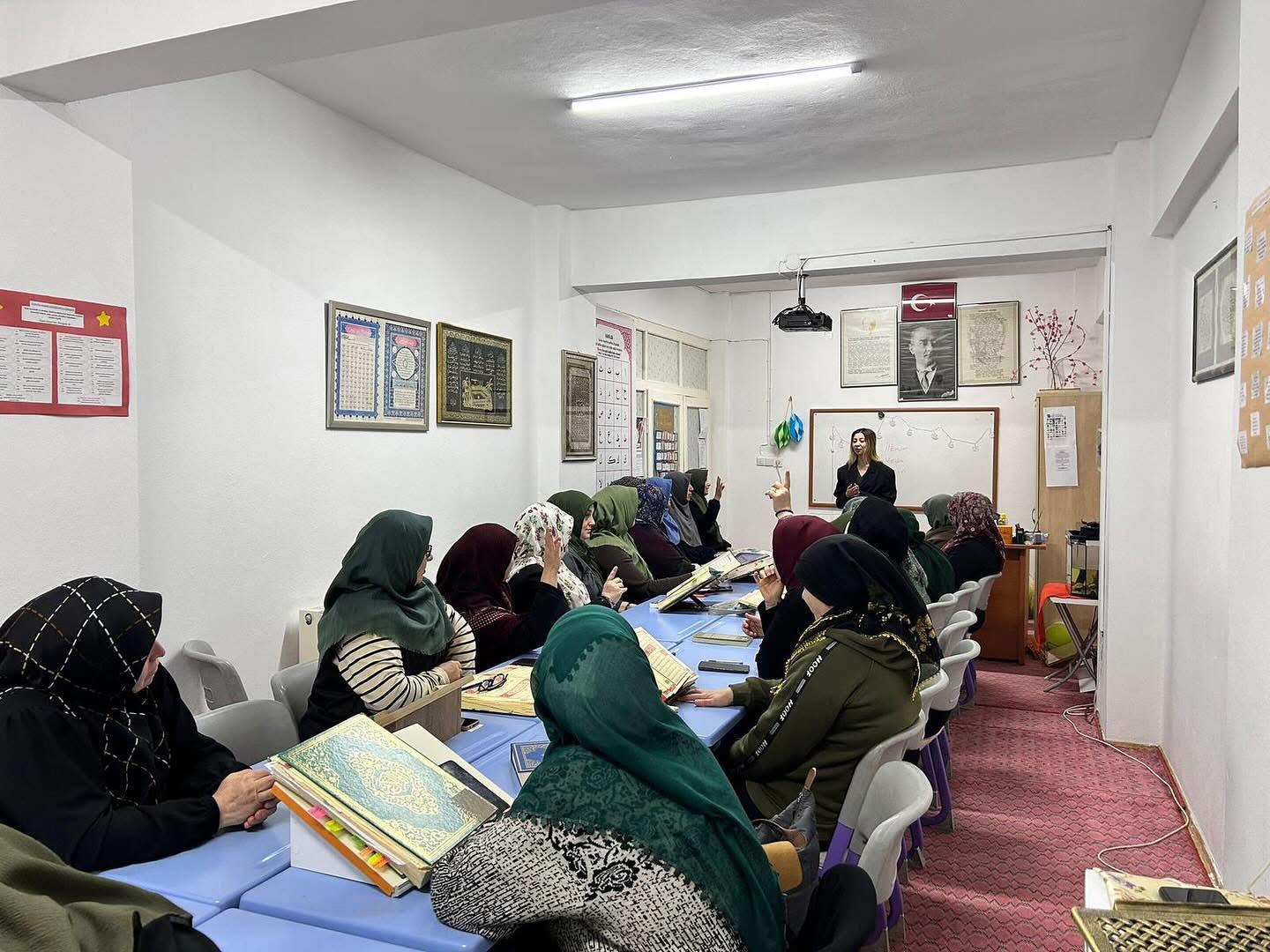 “ Bilinçli Medya Kullanımı” konulu eğitim düzenlenmiştir.