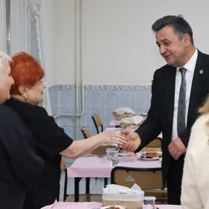Karadeniz Ereğli Çocuk Koruma İlk Müdahale ve Değerlendirme Birimi  bünyesinde koruma ve bakım altında bulunan çocuklarımızla iftar programında bir araya gelindi. - fotoğraf 12