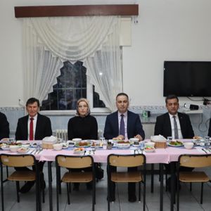 Karadeniz Ereğli Çocuk Koruma İlk Müdahale ve Değerlendirme Birimi  bünyesinde koruma ve bakım altında bulunan çocuklarımızla iftar programında bir araya gelindi. - fotoğraf 1