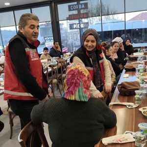  Roman vatandaşlarımızla bir araya gelinerek Ramazan ayının  huzur ve bereketi paylaşılmıştır. - fotoğraf 3