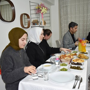 Umut Evi’nde Gönül Sofrası: İl Müdürümüz Faruk Uysal Çocuklarımızla Buluştu - fotoğraf 4