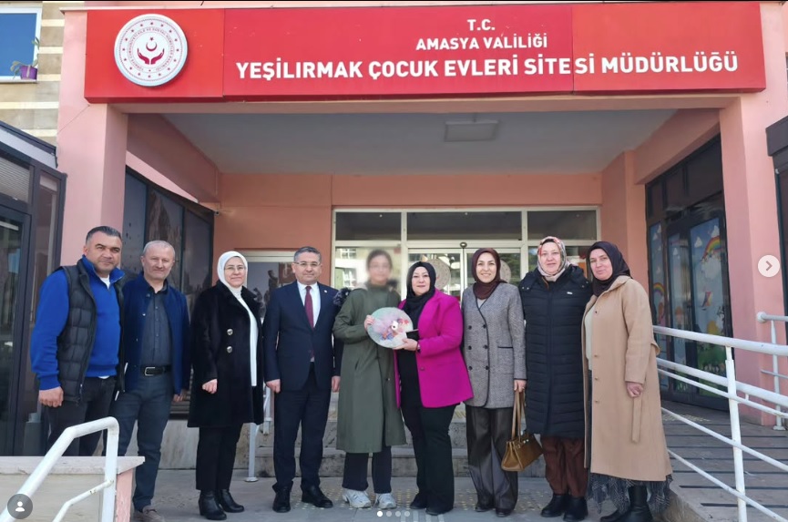 Engelli ve Yaşlı Hizmetleri Genel Müdürlüğü Yaşlı Bakım Hizmetleri Daire Başkanımız Gamze ALTUN ve İl Müdürümüz Adem YÜCEL Yeşilırmak Çocuk Evleri Sitesi Müdürlüğümüzü ziyaret etti.