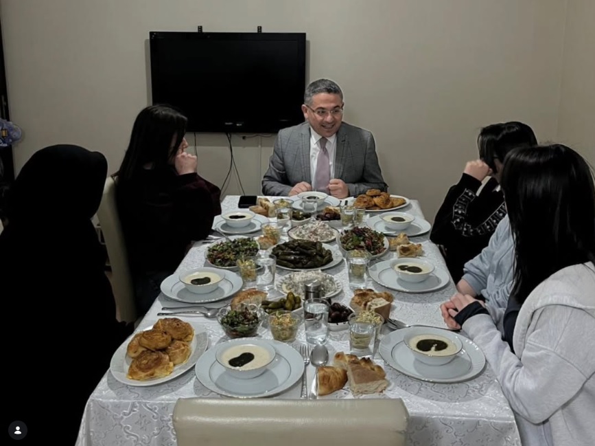 İl Müdürümüz Adem YÜCEL, Çocuk Evleri Koordinasyon Merkezi Müdürlüğümüzde kalan çocuklarımızla iftarda bir araya geldi.