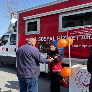 Mobil Sosyal Hizmet Aracımız TTM’de: Kadın Hakları ve Koruyucu Aile Modellerimizi Vatandaşlarımıza Anlattık - fotoğraf 3