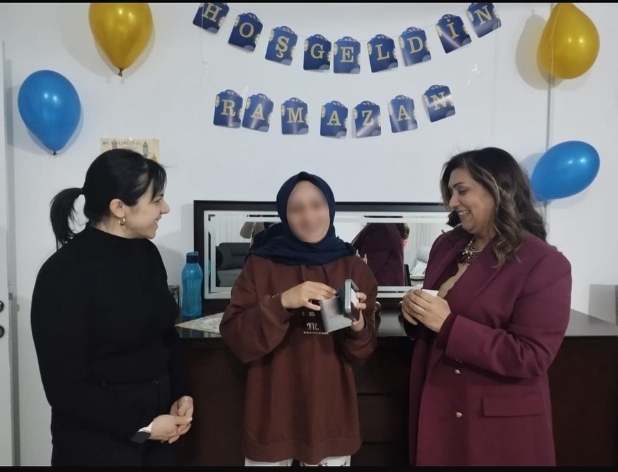 Bakanımız Sayın Mahinur ÖZDEMİR GÖKTAŞ’ın Bayram Hediyelerini ve Selamlarını Çocuklarımıza İlettik