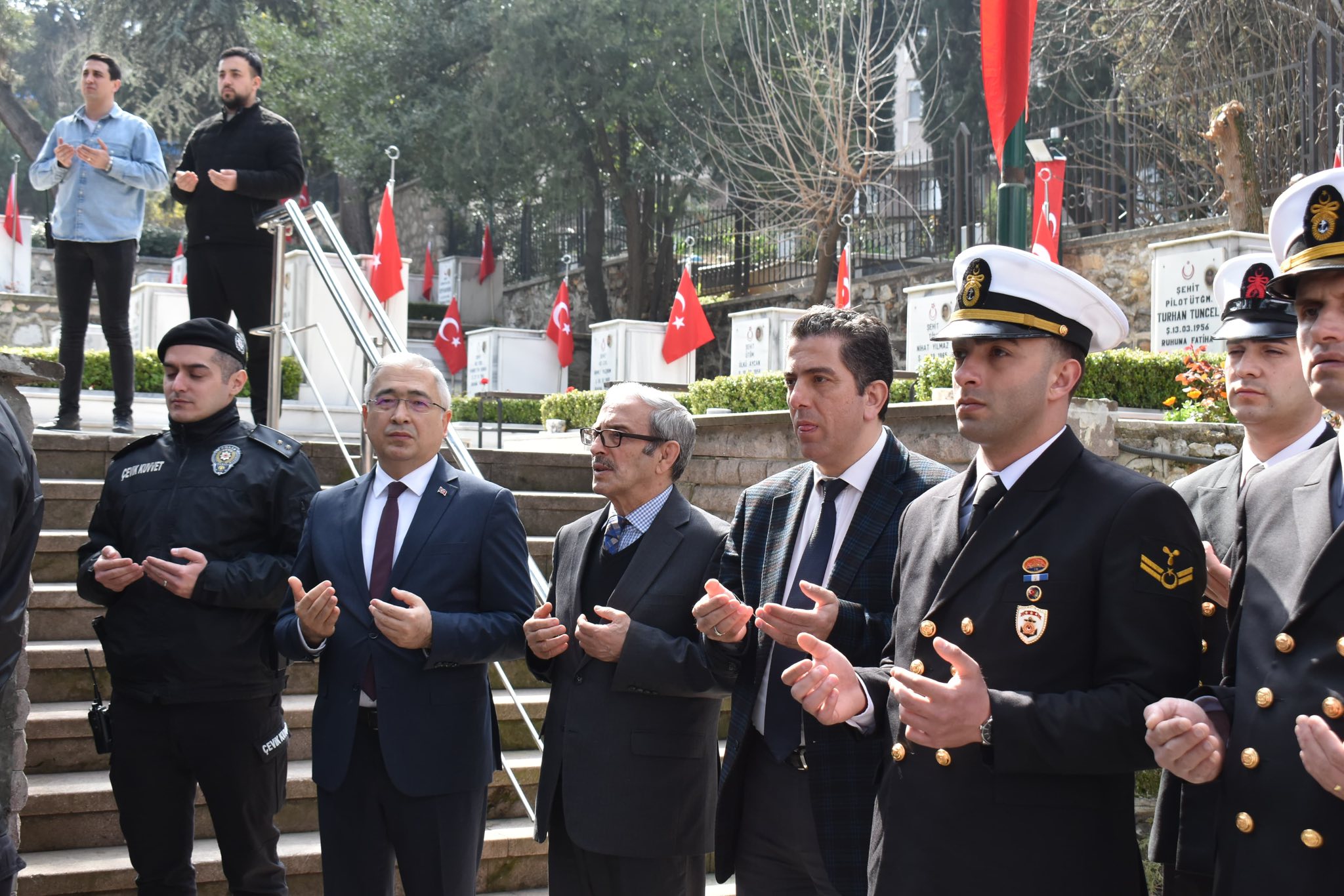 Ecdadımızın emaneti, bayrağımızın hürriyeti, milletimizin onurudur.