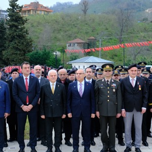 Çanakkale Zaferi’nin 111. Yılında Şehit ve Gaziler Saygıyla Anıldı. - fotoğraf 1