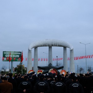 Çanakkale Zaferi’nin 111. Yılında Şehit ve Gaziler Saygıyla Anıldı. - fotoğraf 3