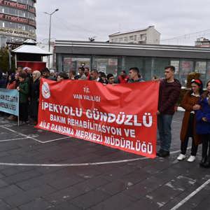 Van’da 3 Aralık Dünya Engelliler Günü Kutlandı - fotoğraf 2