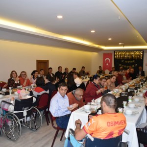 Özel Darül Şifa Engelli Bakım Merkezi İftar Programında Ramazan’ın Bereketi Paylaşıldı - fotoğraf 1