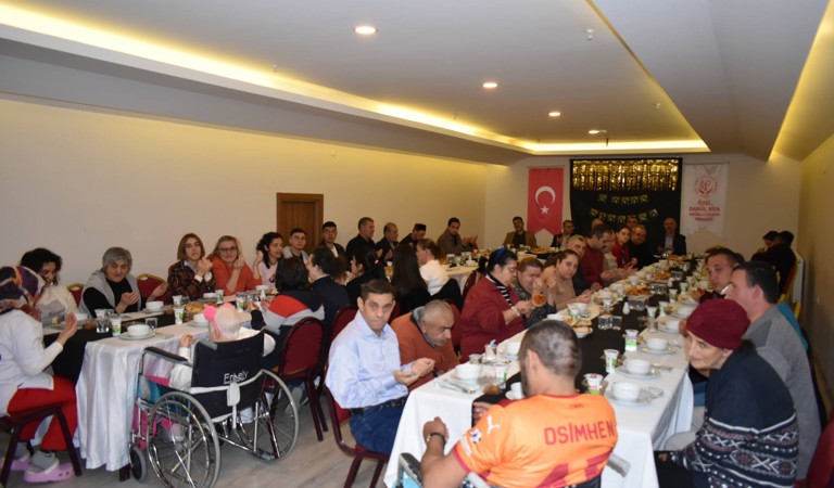 Özel Darül Şifa Engelli Bakım Merkezi İftar Programında Ramazan’ın Bereketi Paylaşıldı