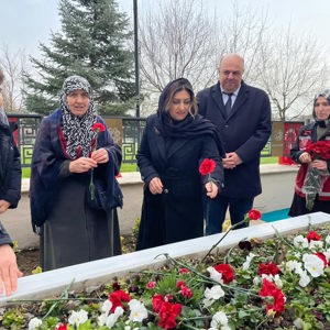 İl Müdürümüz Emine BÖÇKÜN, Balıkesir Şehitliği’nde Düzenlenen Anma Programına Katıldı - fotoğraf 2