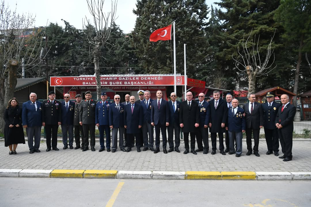 18 Mart Şehitleri Anma Günü Vesilesiyle İl Protokolümüzün Saygıdeğer Üyeleri Türkiye Muharip Gaziler Derneği’ni Ziyaret Etti