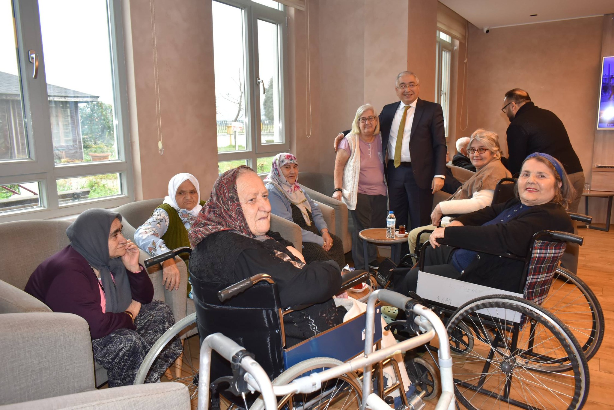 İznik Ülker Aktar Huzurevimizde Bayram Sevinci ve Gönül Köprüsü