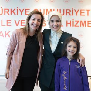 Bakanımız Göktaş, bakanlık personeli ile bayramlaştı - fotoğraf 1
