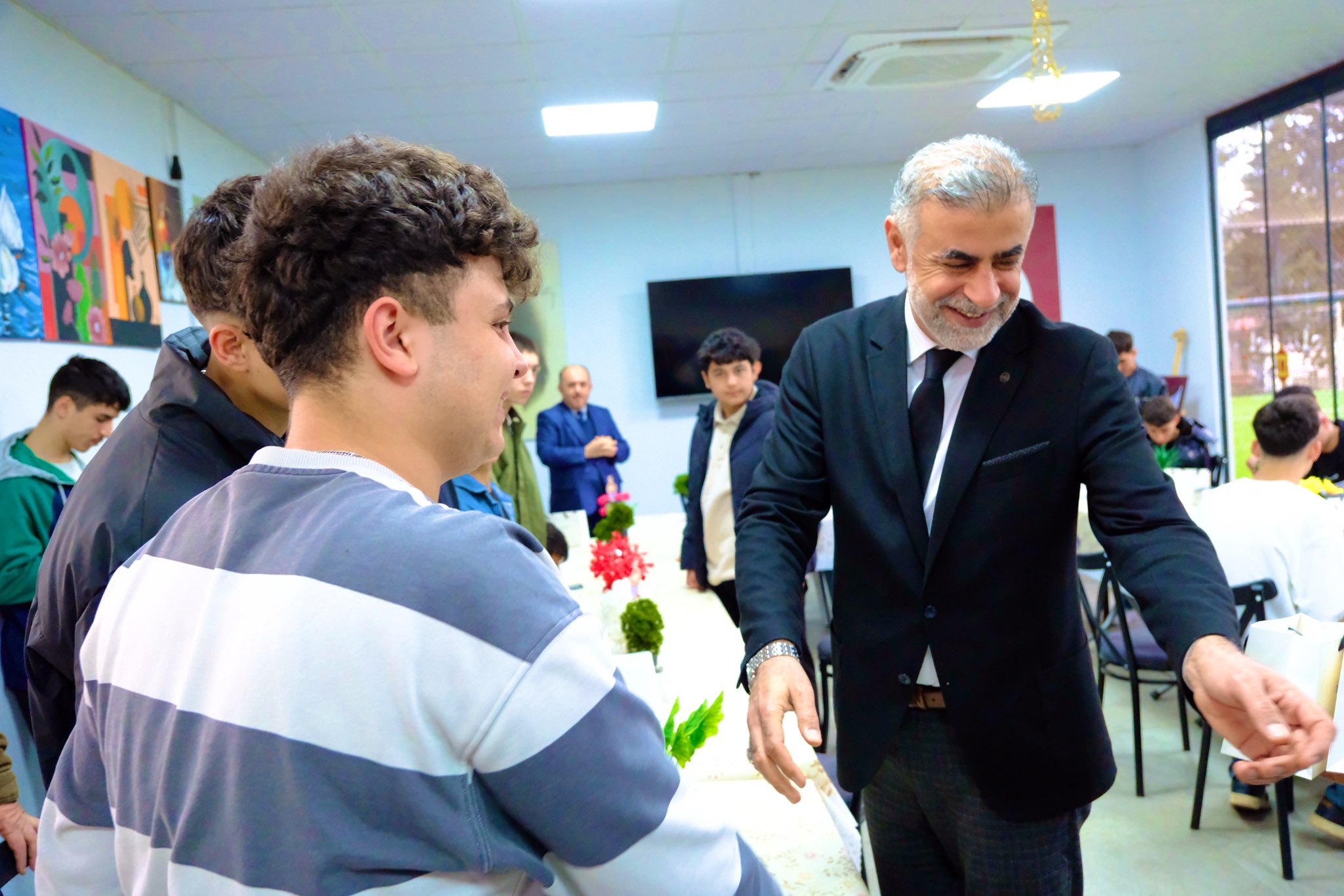 İl Müdürümüz Emre Çalğan Çocuklarımızla Bayram Sevincini Paylaştı