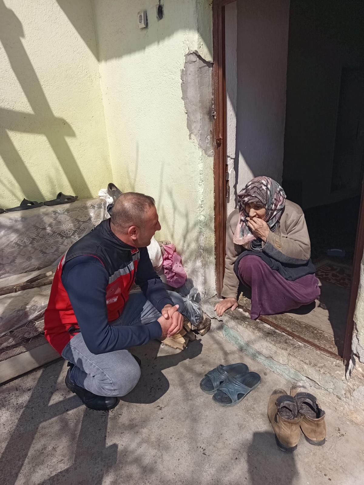 Ramazan ayının birlik, beraberlik ve dayanışma ruhuyla; Müdürlüğümüzden Evde Bakım Yardımı alan engelli ve yaşlı bireylerimize hane ziyaretleri gerçekleştirildi