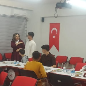 İl Müdürümüz Emine BÖÇKÜN, Ramazan Ayının Son İftarında Çocuklarımızla Buluştu - fotoğraf 2