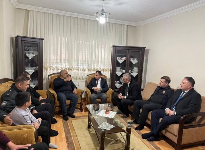 Gazimiz Hasan Erdoğan İle Aziz Şehidimiz Güven Keskin’in Kıymetli Ailelerine Bayram Ziyareti Gerçekleştirildi.