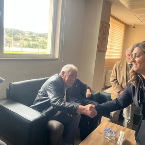 İl Müdürümüz Sayın Emine BÖÇKÜN, Karesi Huzurevi’ndeki Büyüklerimizi Ziyaret Ederek Bayramlaştı - fotoğraf 2