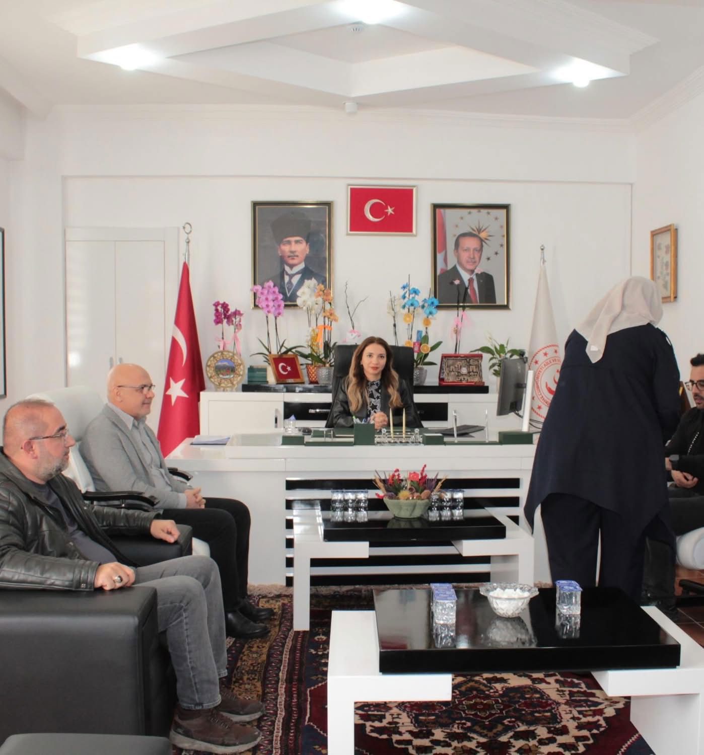 Biz Büyük Bir Aileyiz! - fotoğraf 4