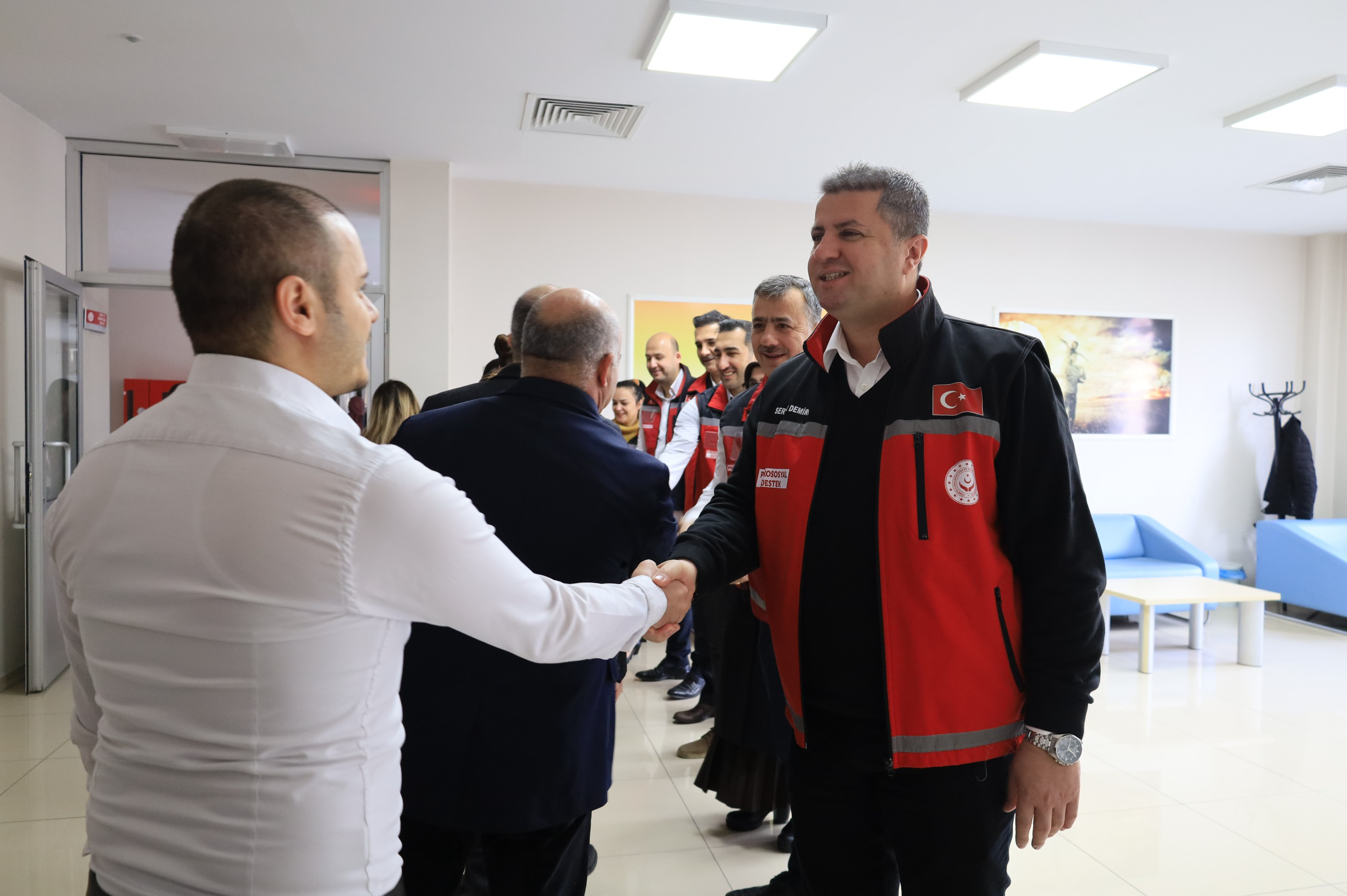 İl Müdürümüz Sayın Serdar Demirci ve Birim Amirlerimiz, Çalışma Arkadaşlarımızla bir Araya Gelerek Ramazan Bayramlarını Kutladı.