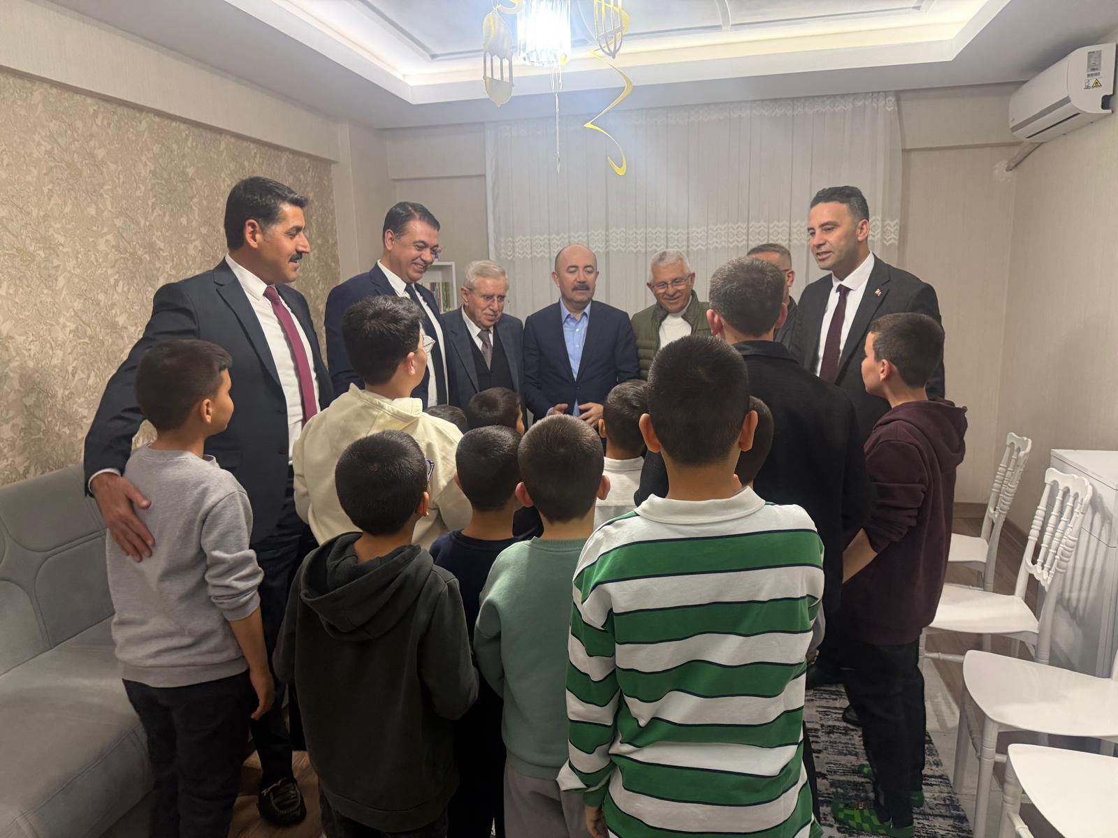 Çocuk Evlerimizde Ramazan Buluşması: Protokol ve Hayırseverlerden Anlamlı Destek