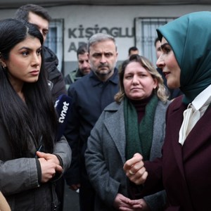 Bakanımız Göktaş'tan İBB'nin kreşinde darp ve istismara uğradığı iddia edilen çocuğun ailesine ziyaret - fotoğraf 1