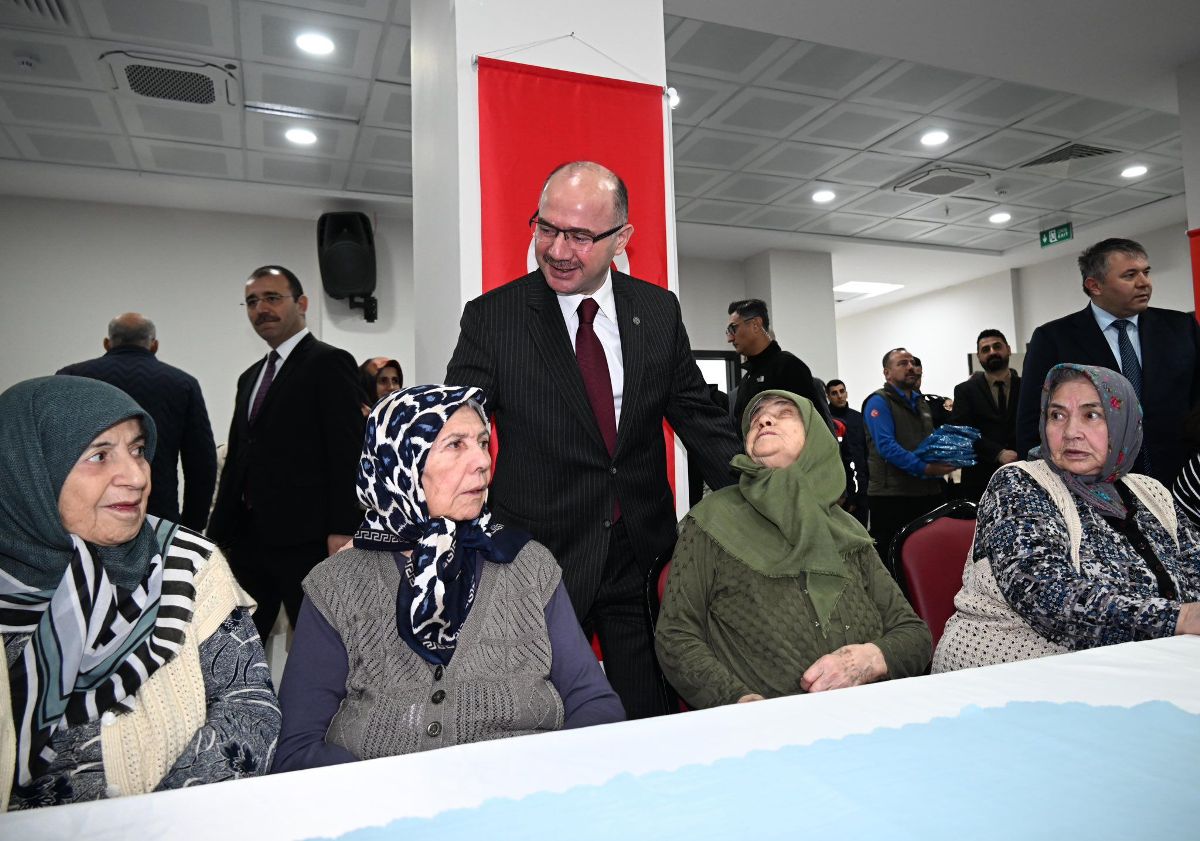  Sayın Valimiz Mehmet Fatih Serdengeçti'nin Huzurevi Ziyareti