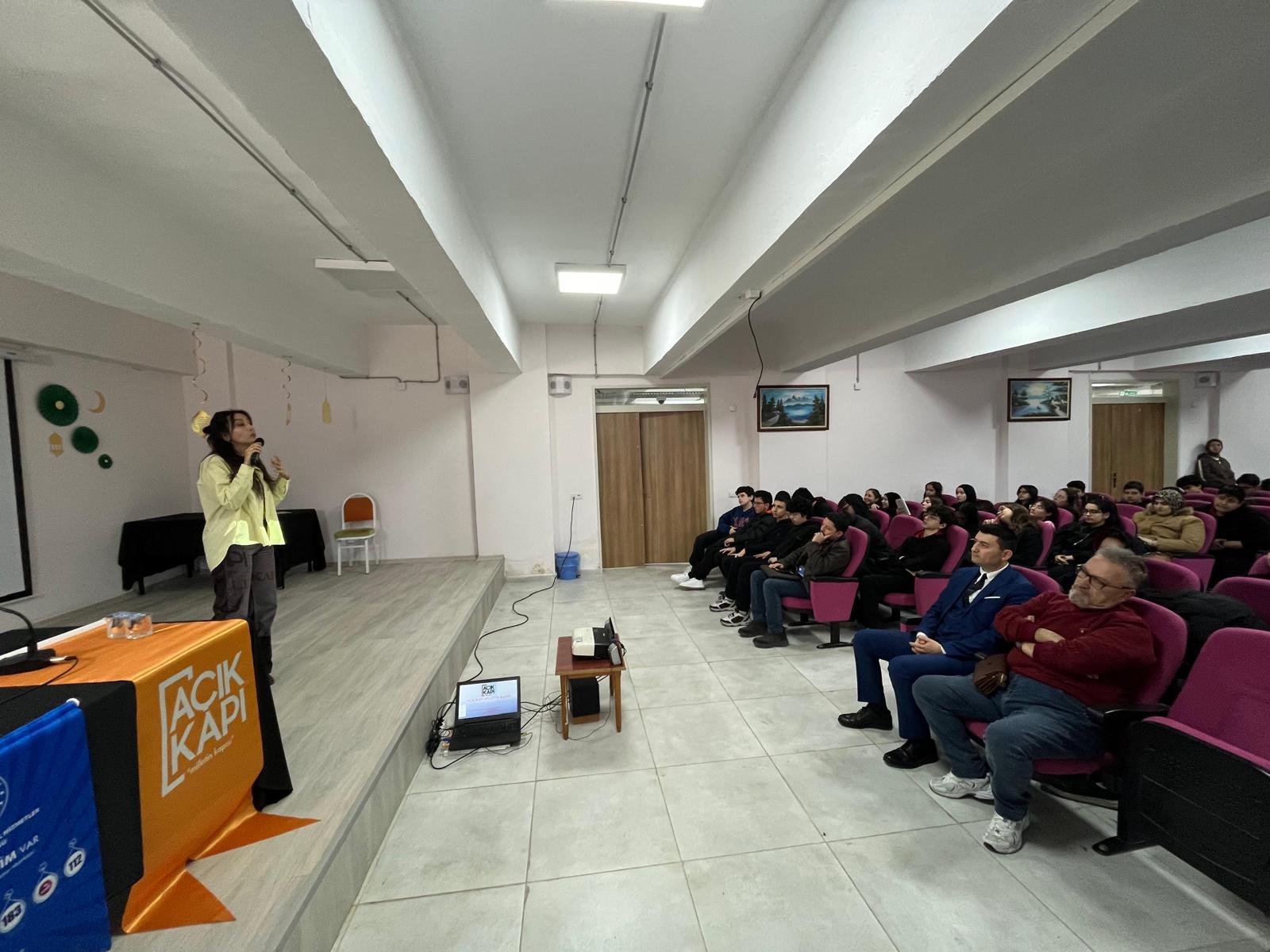 Öğrencilere Yönelik Şiddetle Mücadele Farkındalık Eğitimi Düzenlendi