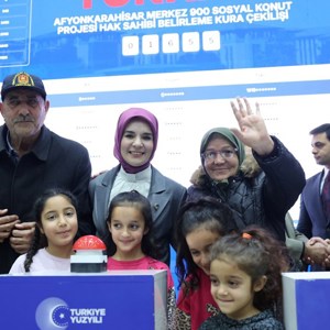 Aile ve Sosyal Hizmetler Bakanımız Göktaş, Afyonkarahisar'da TOKİ kura çekilişinde konuştu: - fotoğraf 2
