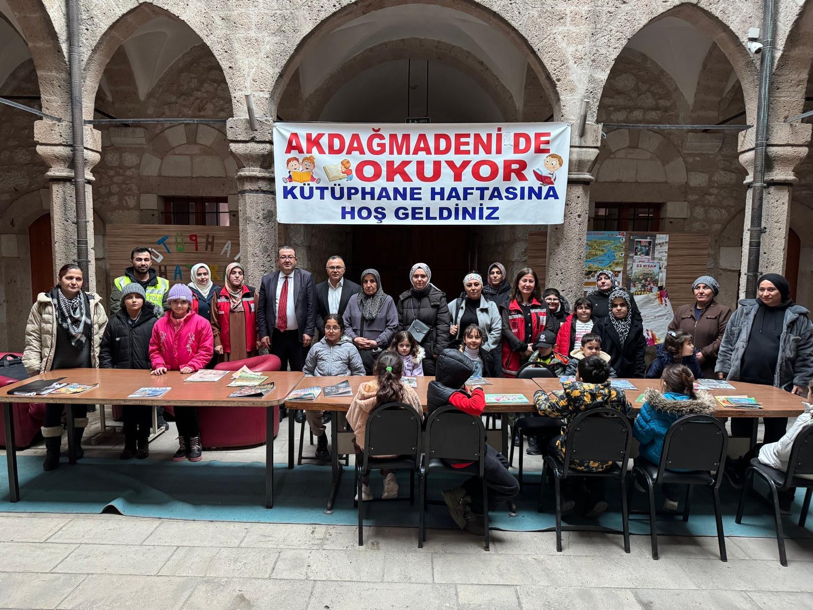 Kitapların dünyasına kapı aralıyoruz! 