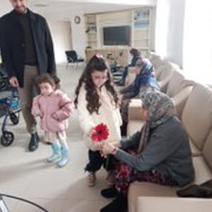 Anaokulu öğrencileri Alparslan Türkeş Huzurevini ziyaret etti. - fotoğraf 4