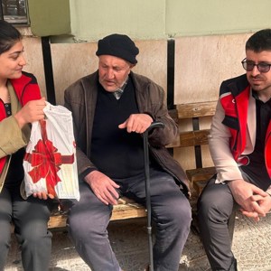 “Tek Başına Değil, Çok Başına Bayram” Projesiyle Tek Başına Yaşayan Yaşlılara Bayram Ziyareti - fotoğraf 2