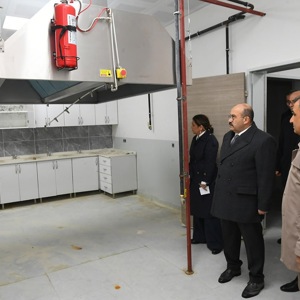 Valimiz Sayın İsmail USTAOĞLU Gündüz Bakımevi İnşaatımızda İncelemelerde Bulundu - fotoğraf 3