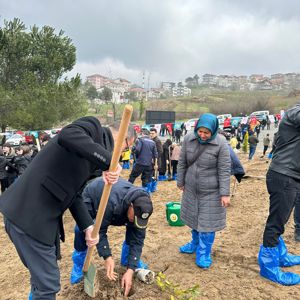 Dünya Ormancılık Günü ve Orman Haftası Münasebetiyle Fidanlar Toprak ile buluştu. - fotoğraf 4