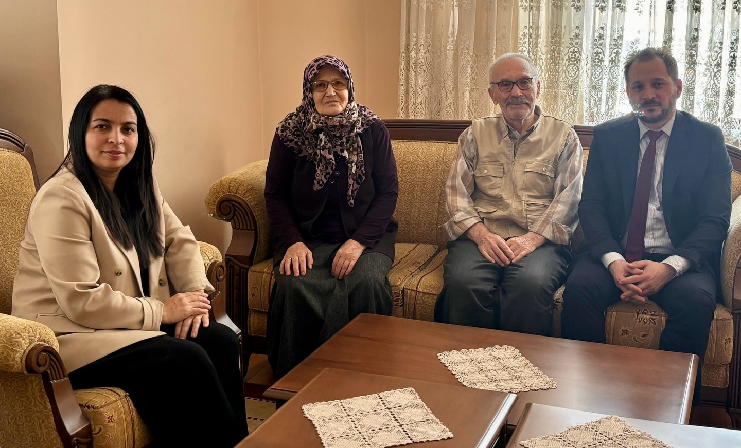 Aziz Şehitlerimiz Polis Memuru Osman Mithat Akbaş’ın Kıymetli Ailesini Ziyaret Ettik