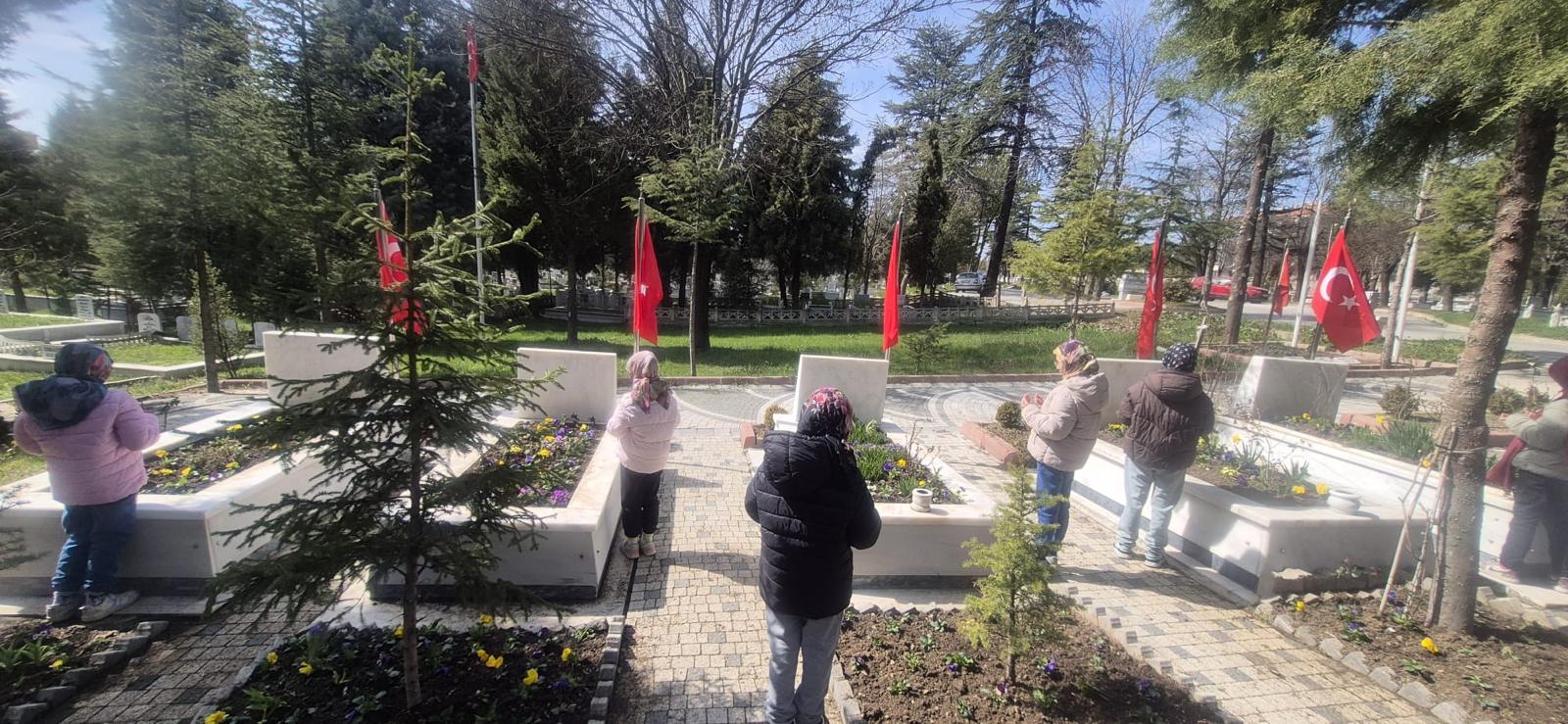 Çocuklarımızla Birlikte Şehitlik Ziyareti Gerçekleştirildi