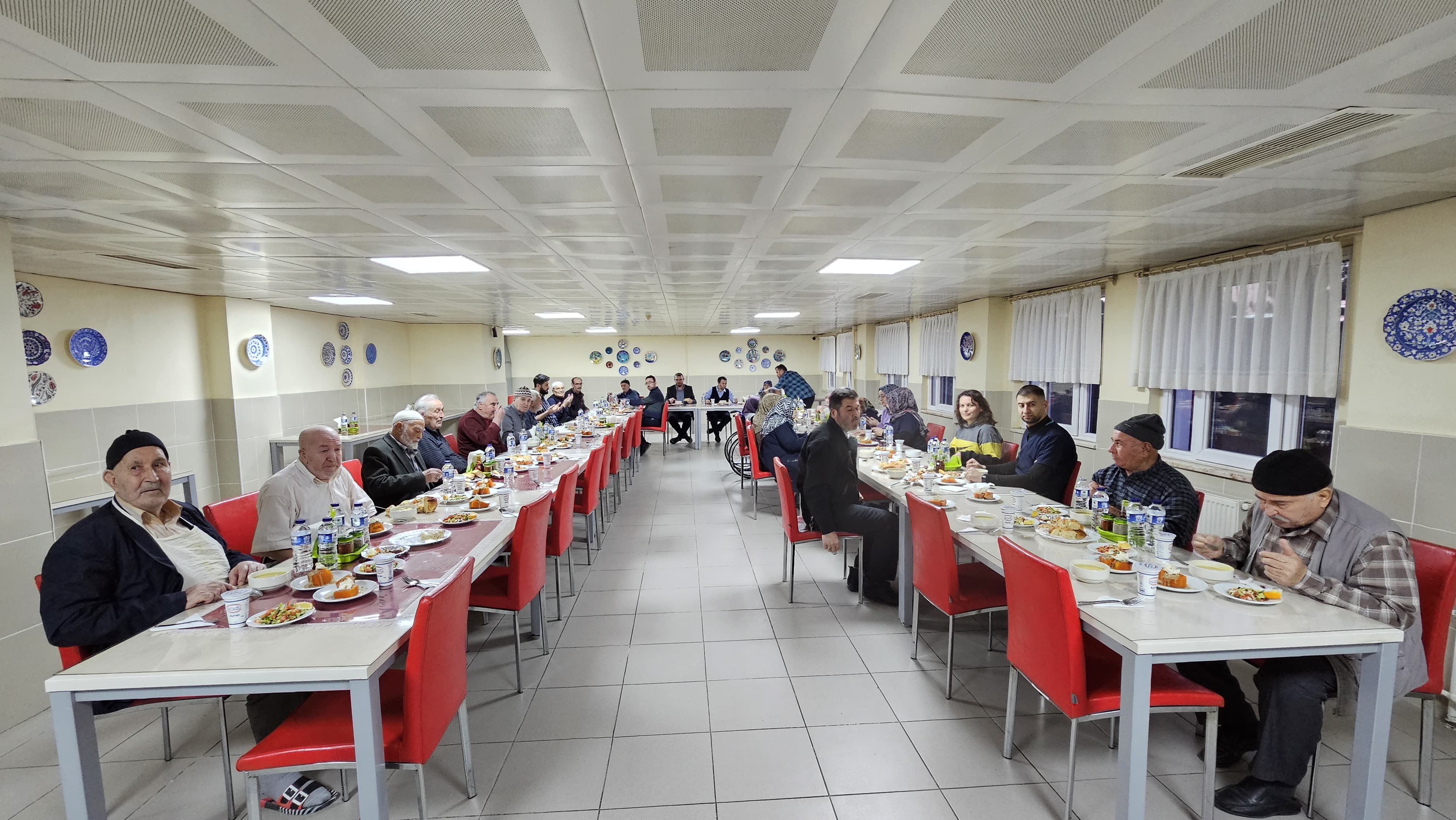 Yaşlılara Saygı Haftası Kapsamında Huzurevinde İftar Programı